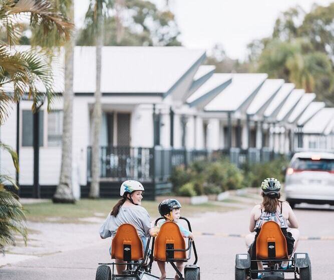 هتل Big4 Breeze Holiday Parks   Rainbow Beach