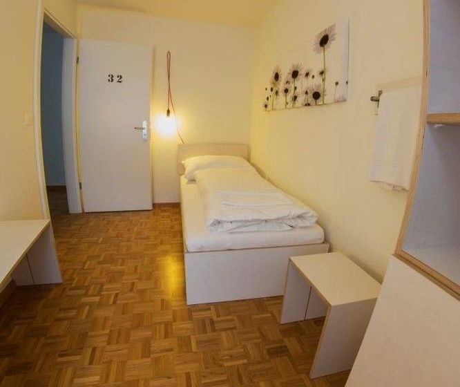 ホテル Easyliving Budget Rooms Lindenstrasse 48