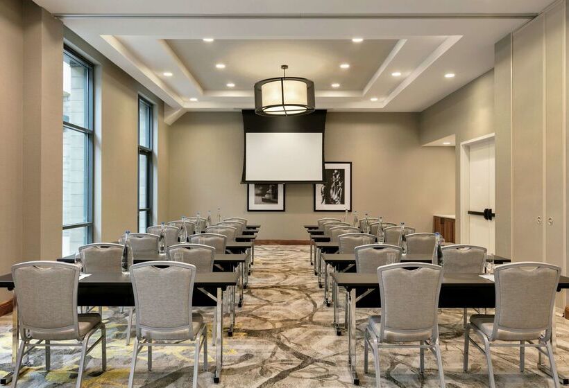 Отель Embassy Suites By Hilton Berkeley Heights