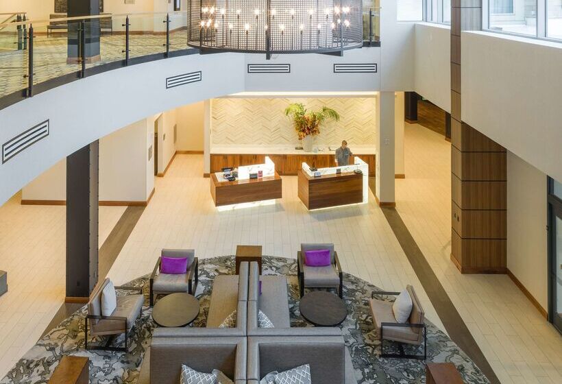 هتل Embassy Suites By Hilton Berkeley Heights