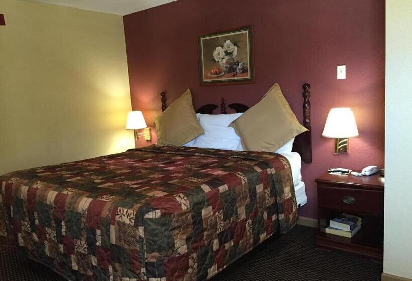 בית מלון כפרי First Western Inn   Fairmont City