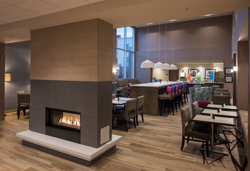 هتل Hampton Inn & Suites Seattle/redmond