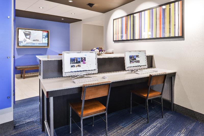 בית מלון כפרי Holiday Inn Express & Suites   Kansas City   Lee S Summit, An Ihg