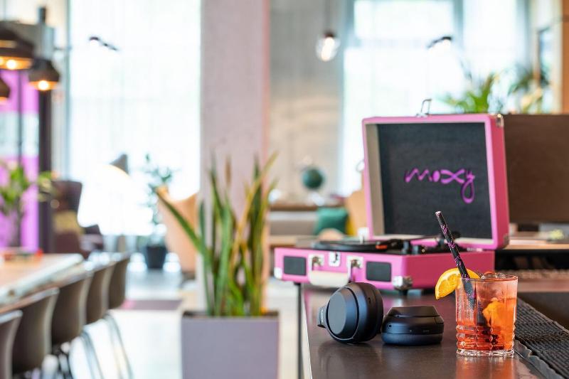 هتل Moxy Frankfurt Airport