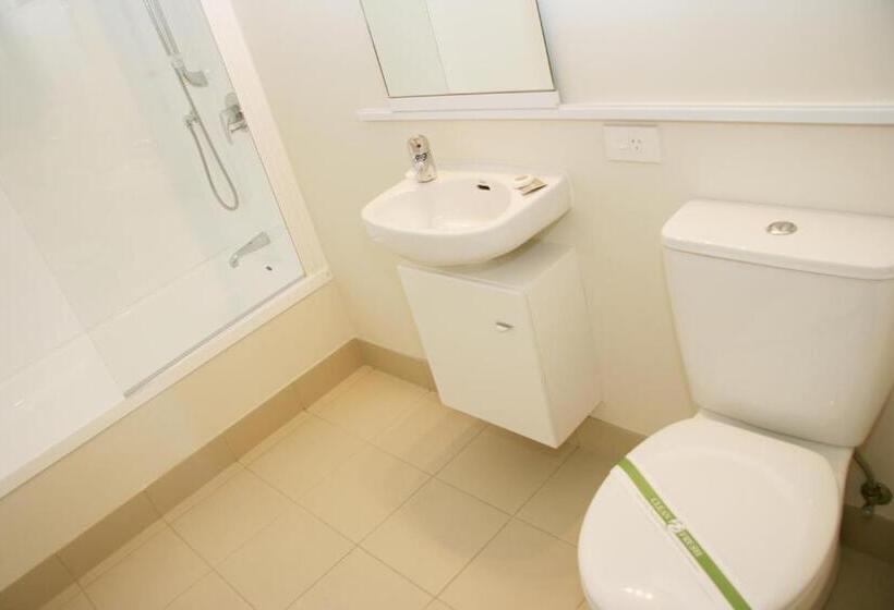 هتل Oceans Resort Whitianga