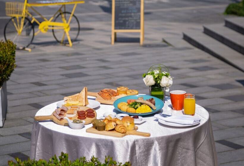 هتل Doubletree By Hilton Shanghai Hongqiao