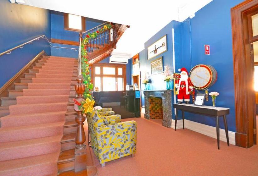 فندق على الطريق The Hallows Accommodation