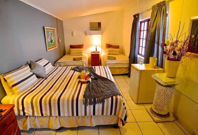 פנסיון Lalamo Guest House