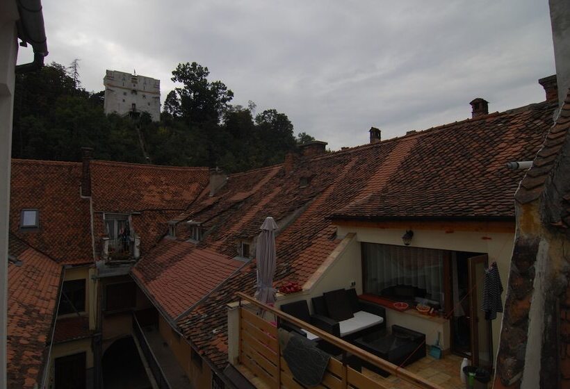 بنسيون Main Square Apartments & More