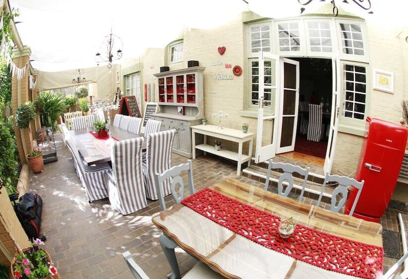 פנסיון Oleander Guest House