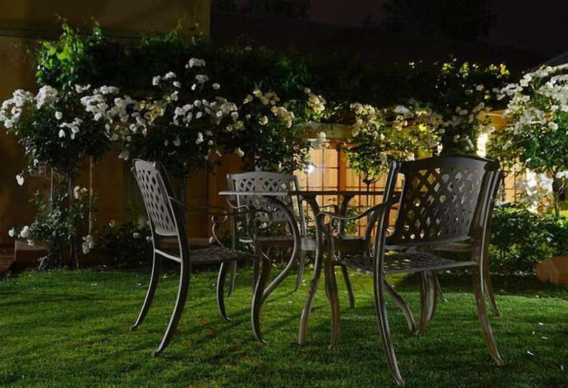 פנסיון Oleander Guest House