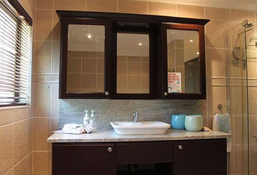 پانسیون Sibakwa B&b Guesthouse