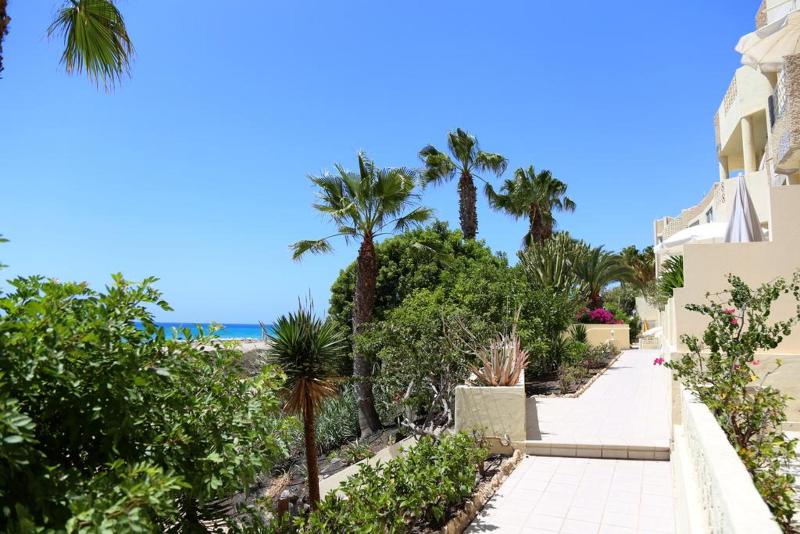 R2 Maryvent Beach Apartments