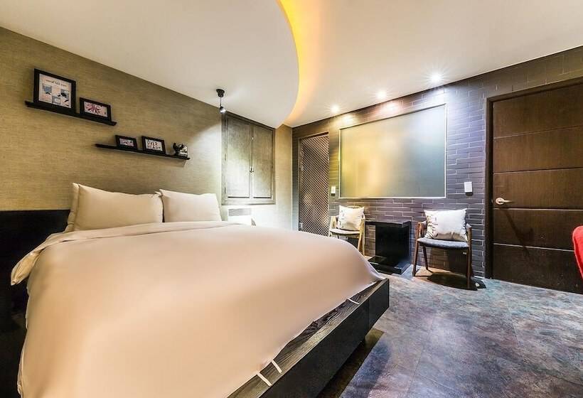 Seocho Hotel Art