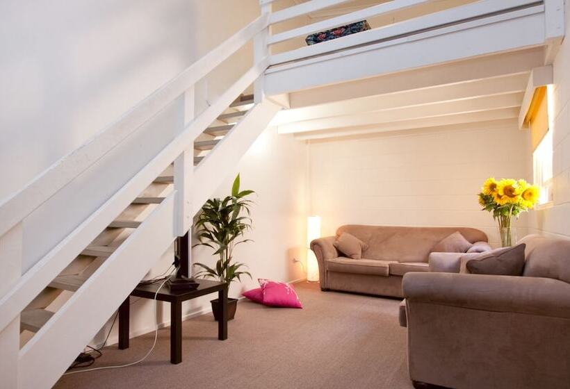 Bayplay Beach Accommodation   2 Locations
