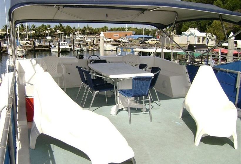 فندق Boyds Bay Houseboat Holidays