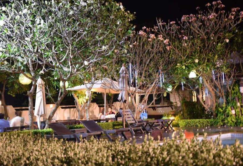 هتل Chez Nous Boutique Resort