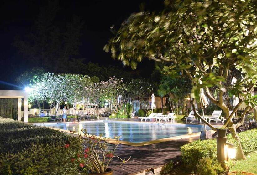 هتل Chez Nous Boutique Resort