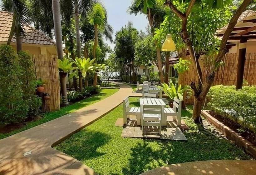 هتل Chez Nous Boutique Resort
