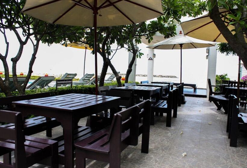 هتل Chez Nous Boutique Resort