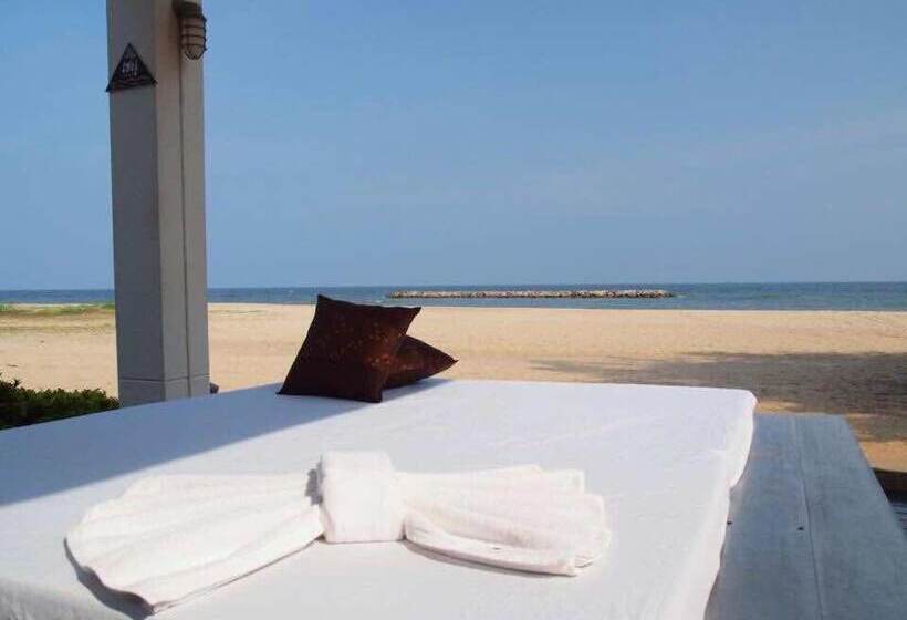 هتل Chez Nous Boutique Resort