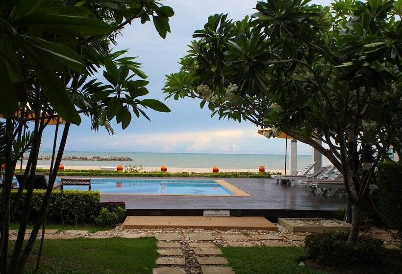 هتل Chez Nous Boutique Resort