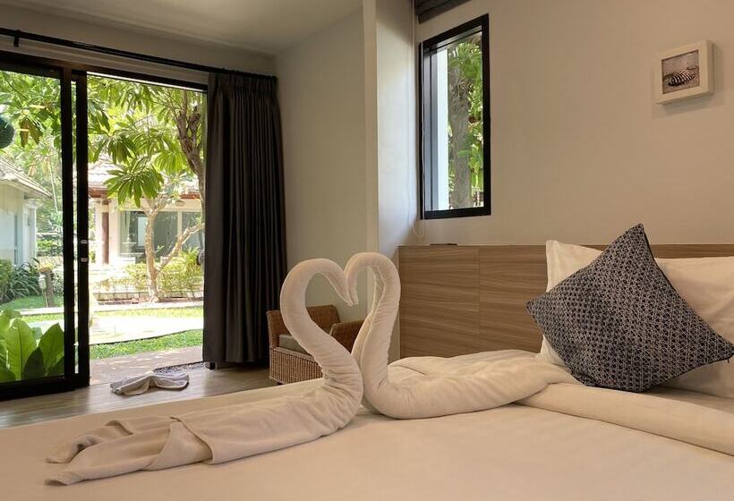 هتل Chez Nous Boutique Resort