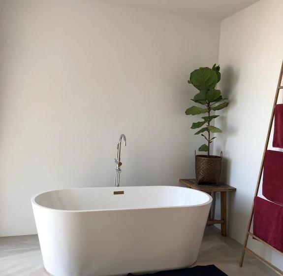 هتل Little Moon Villa