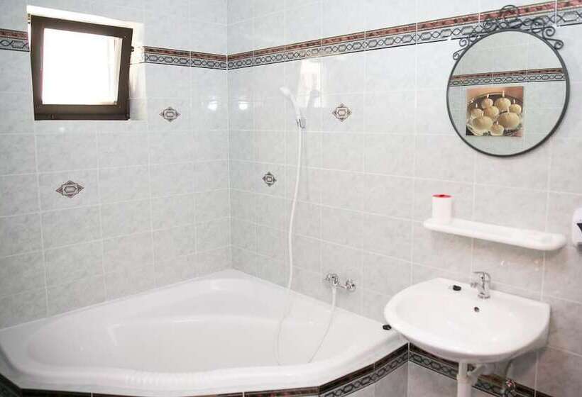 هتل Villa Gauss