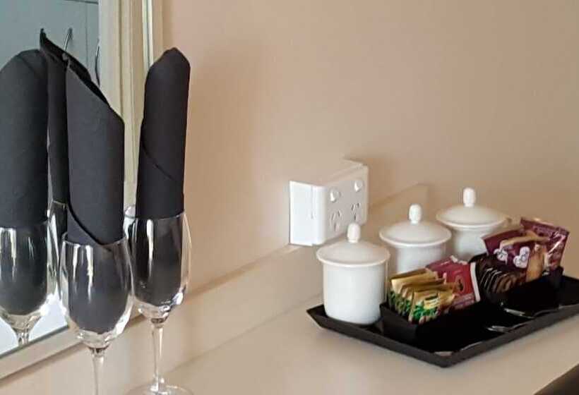 모텔 Centre Point Midcity Motor Inn