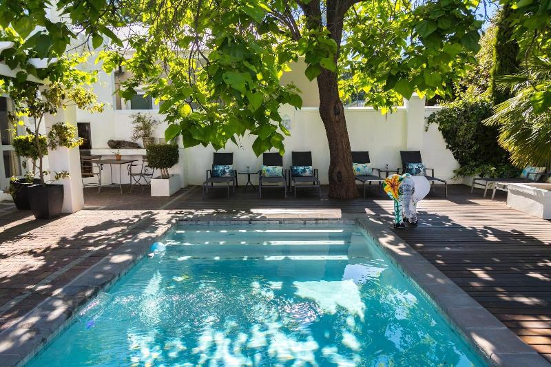 پانسیون Ashbourne Boutique Guest House