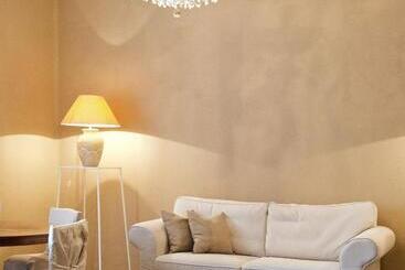 پانسیون Blulassù City Center Rooms