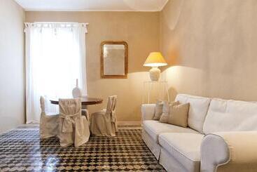 پانسیون Blulassù City Center Rooms