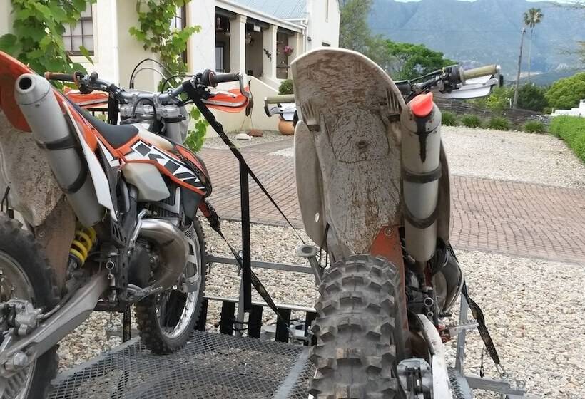 פנסיון Langeberg Guest Lodge