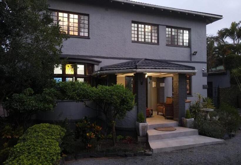 پانسیون Palm Tree Manor