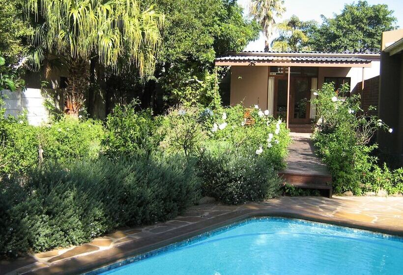 پانسیون Palm Tree Manor