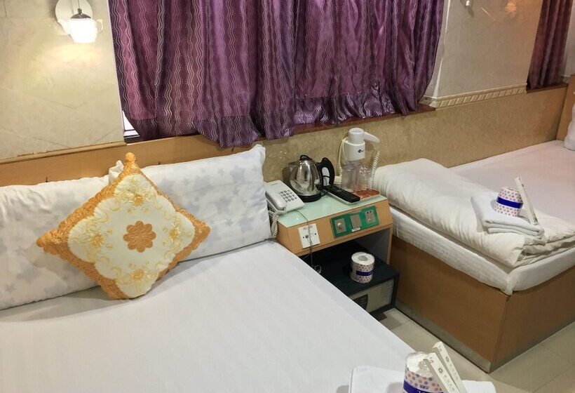 Everest Hostel