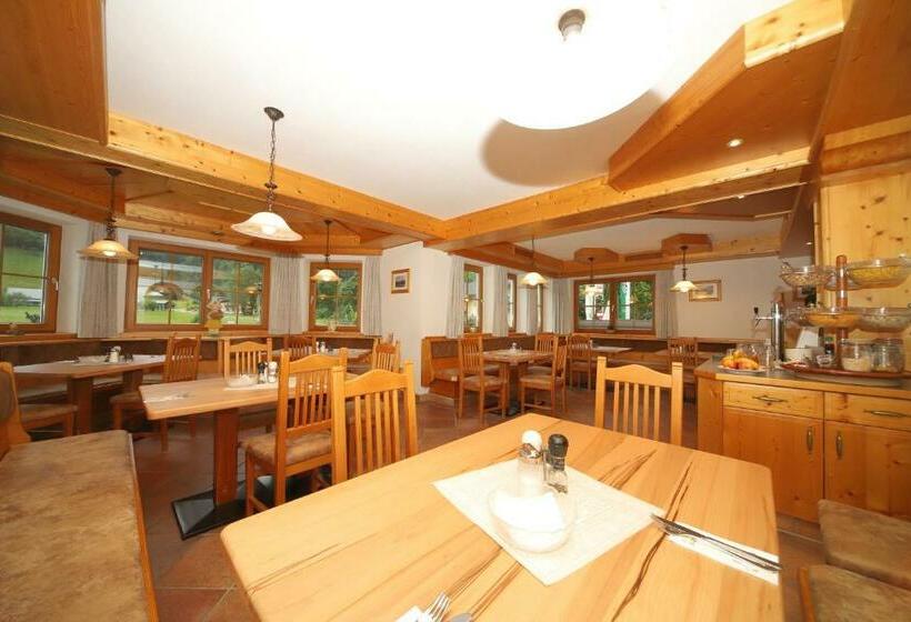 هتل Cafe' Hermann