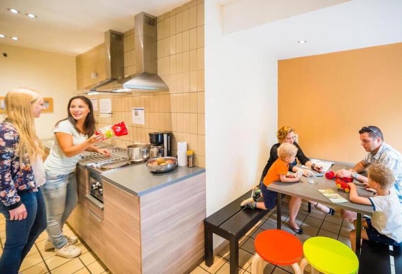 Общежитие Auberge De Jeunesse De La Roche Champlon