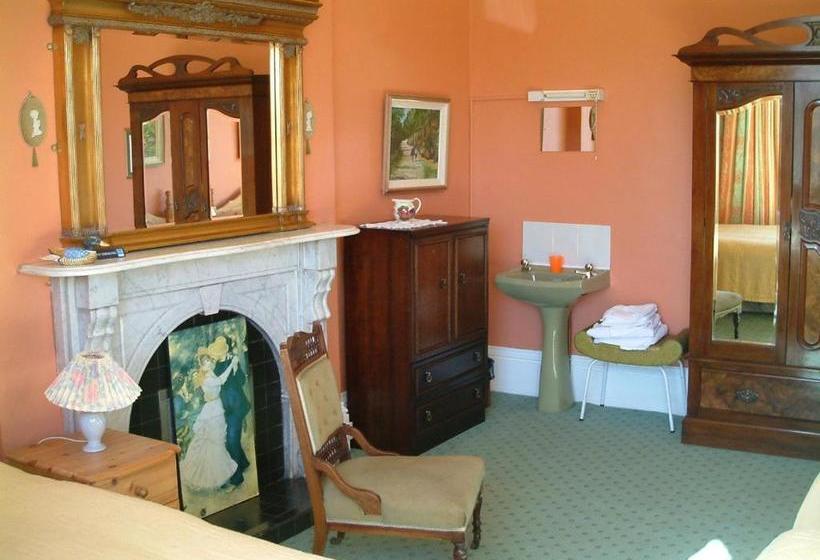 مبيت وإفطار Claremont House