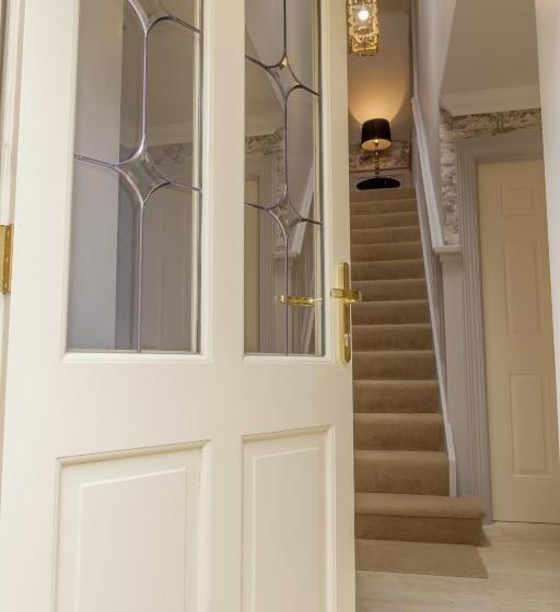 تختخواب و صبحانه College Hill House