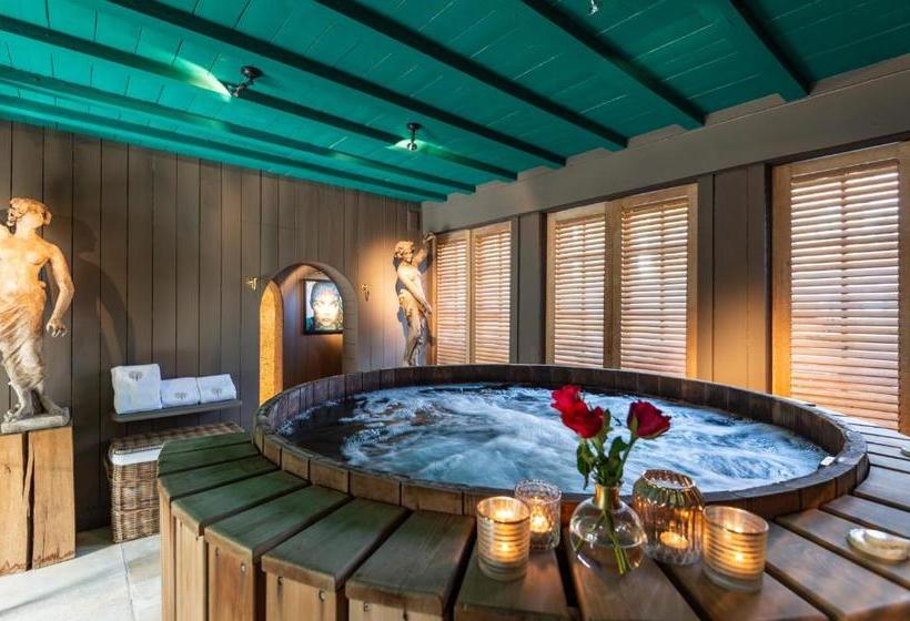 تختخواب و صبحانه Exclusive Suites The Secret Garden