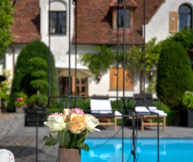 تختخواب و صبحانه Exclusive Suites The Secret Garden