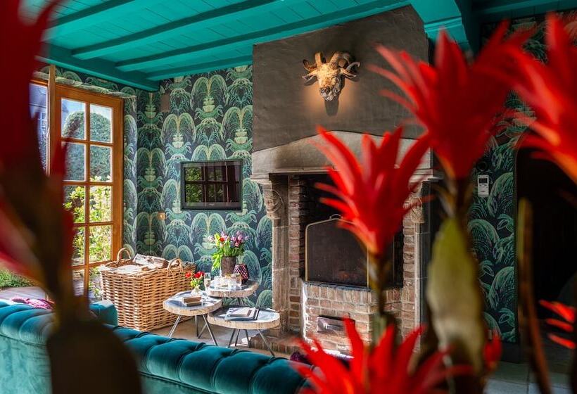 تختخواب و صبحانه Exclusive Suites The Secret Garden