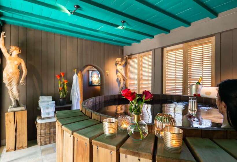 تختخواب و صبحانه Exclusive Suites The Secret Garden