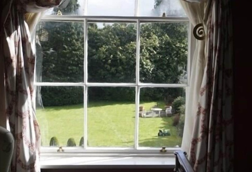 مبيت وإفطار Ivyleigh House