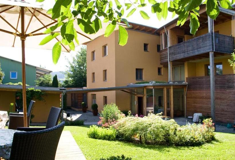 تختخواب و صبحانه Pension Popotnik