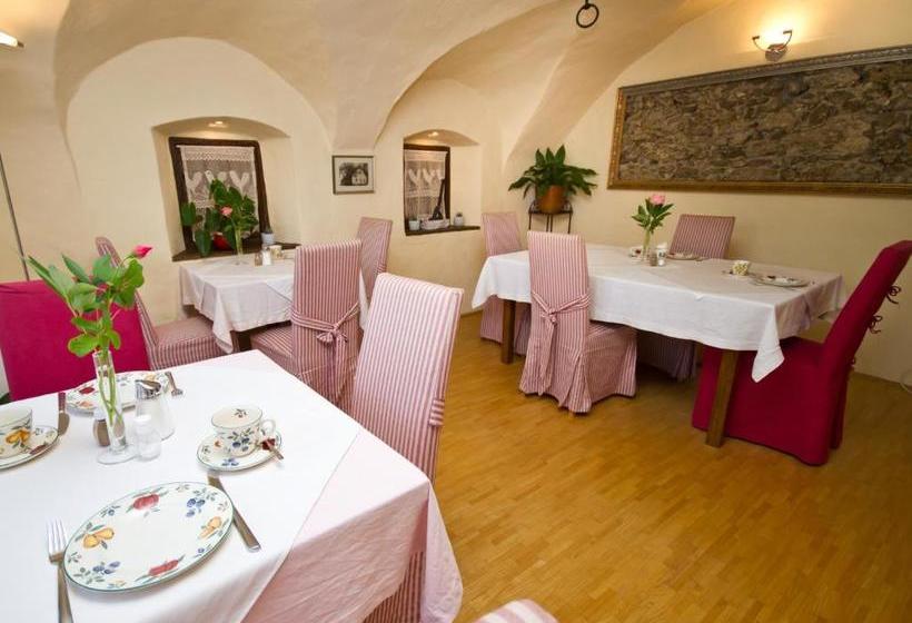 تختخواب و صبحانه Pension Popotnik