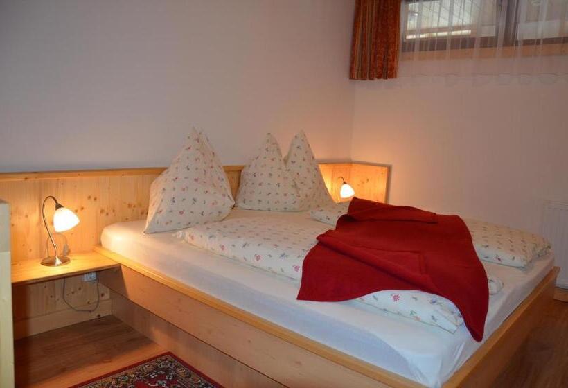 تختخواب و صبحانه Pension Zum Schreiner