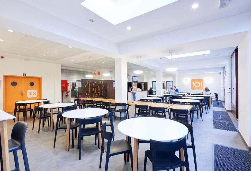 Generation Europe Youth Hostel